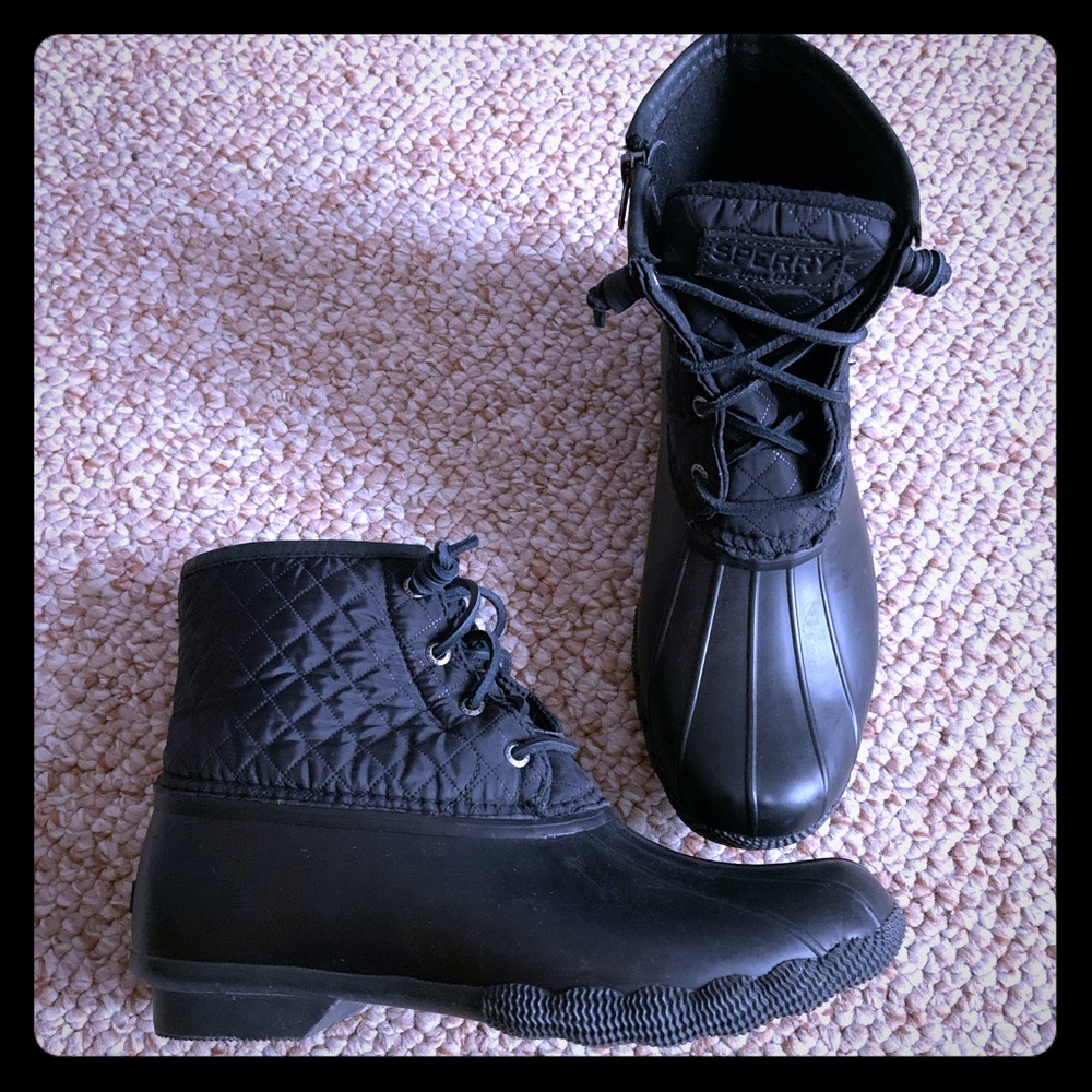 EUC Sperry Salwater quilted duck boot